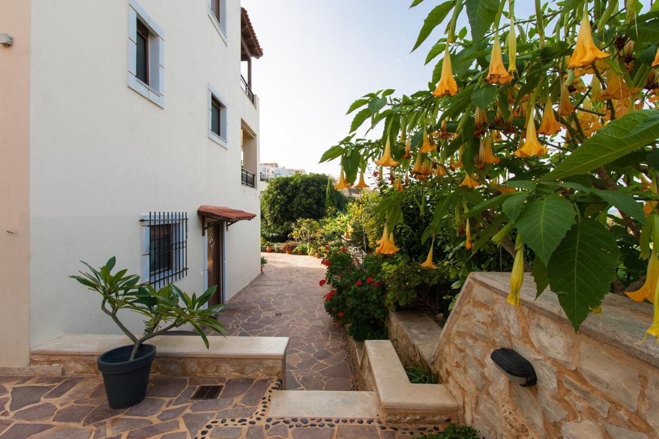 Krissa Villa Sfáka Buitenkant foto